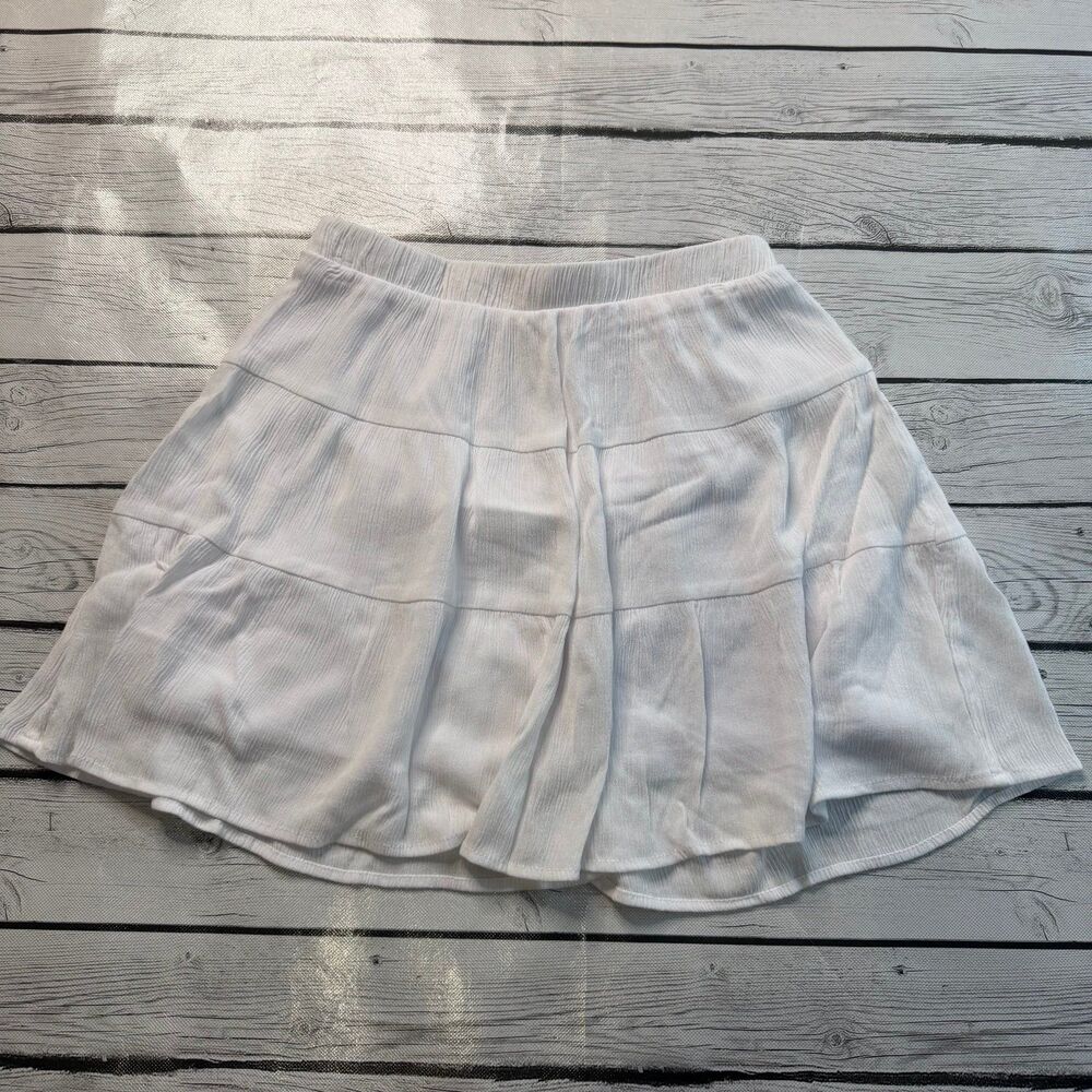 No boundaries white skirt